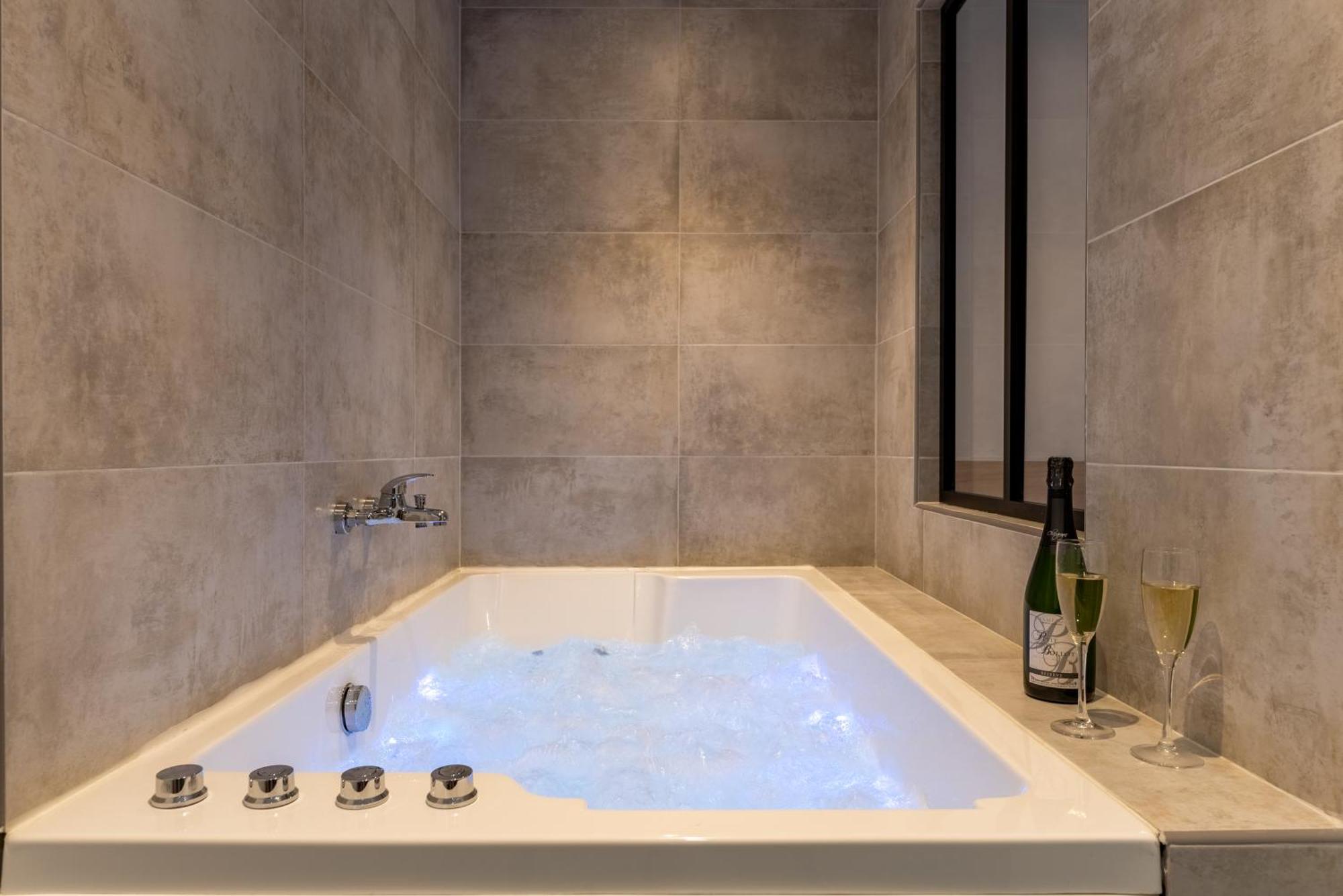 Le Fruit Defendu "Love Room" Jacuzzi Centre Ville Rouen Exterior foto